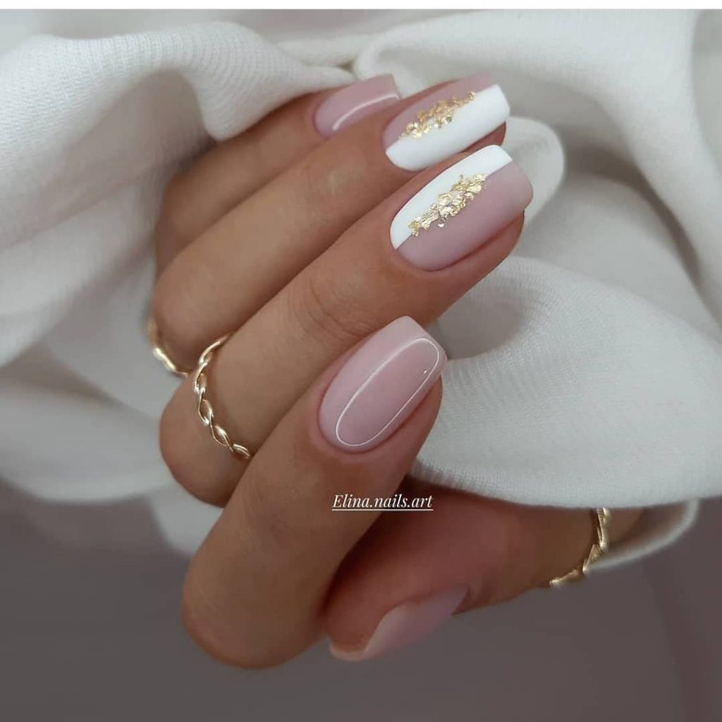 Simple wedding nails for bride. 