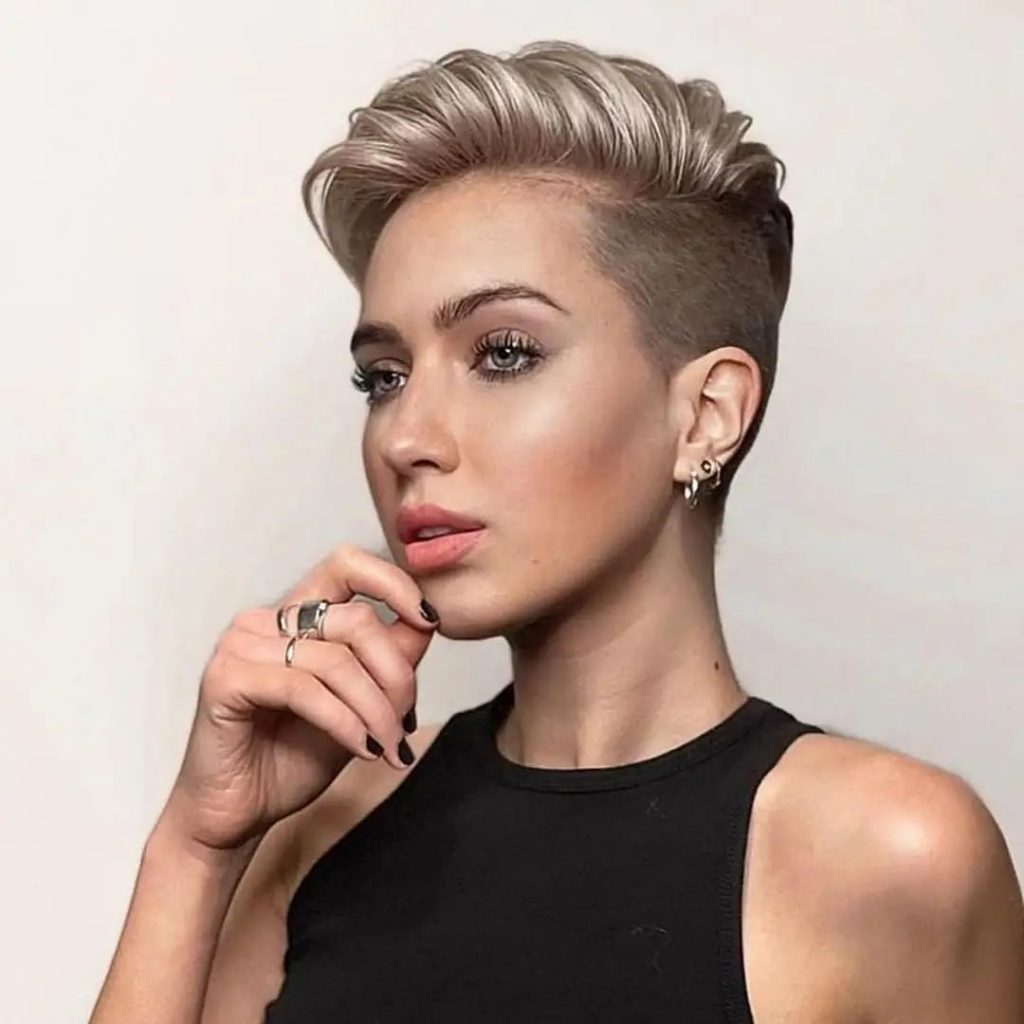 30 Classy Short Hairstyle for Women ~ Short Pixie Shaved Side