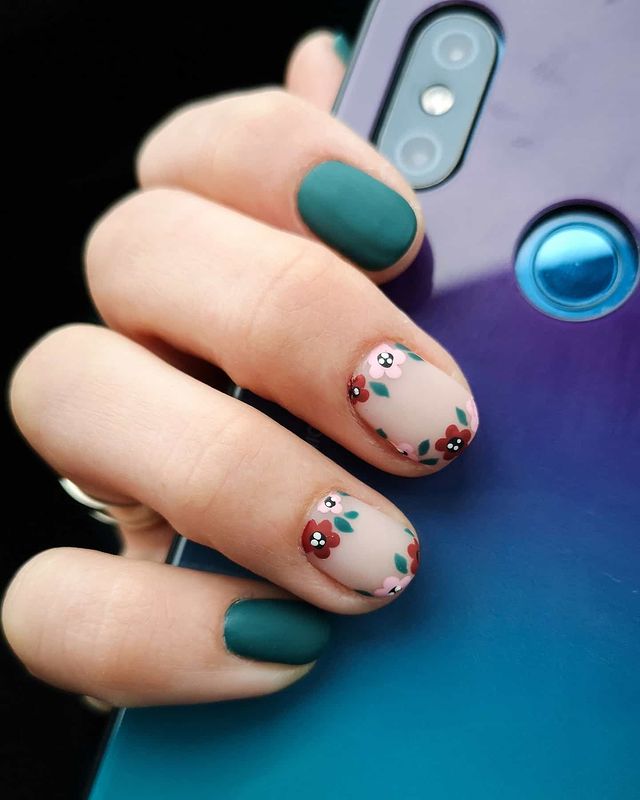 Flower nail design 