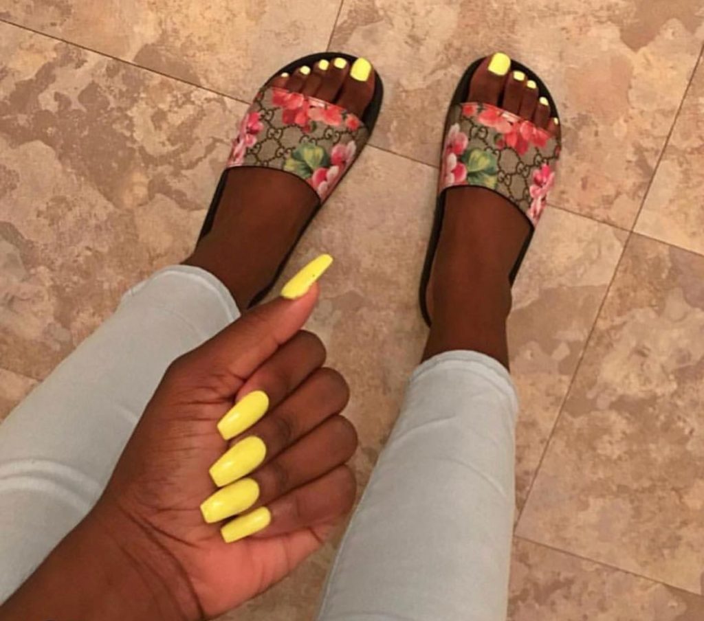 yellow nail ideas for dark skin 