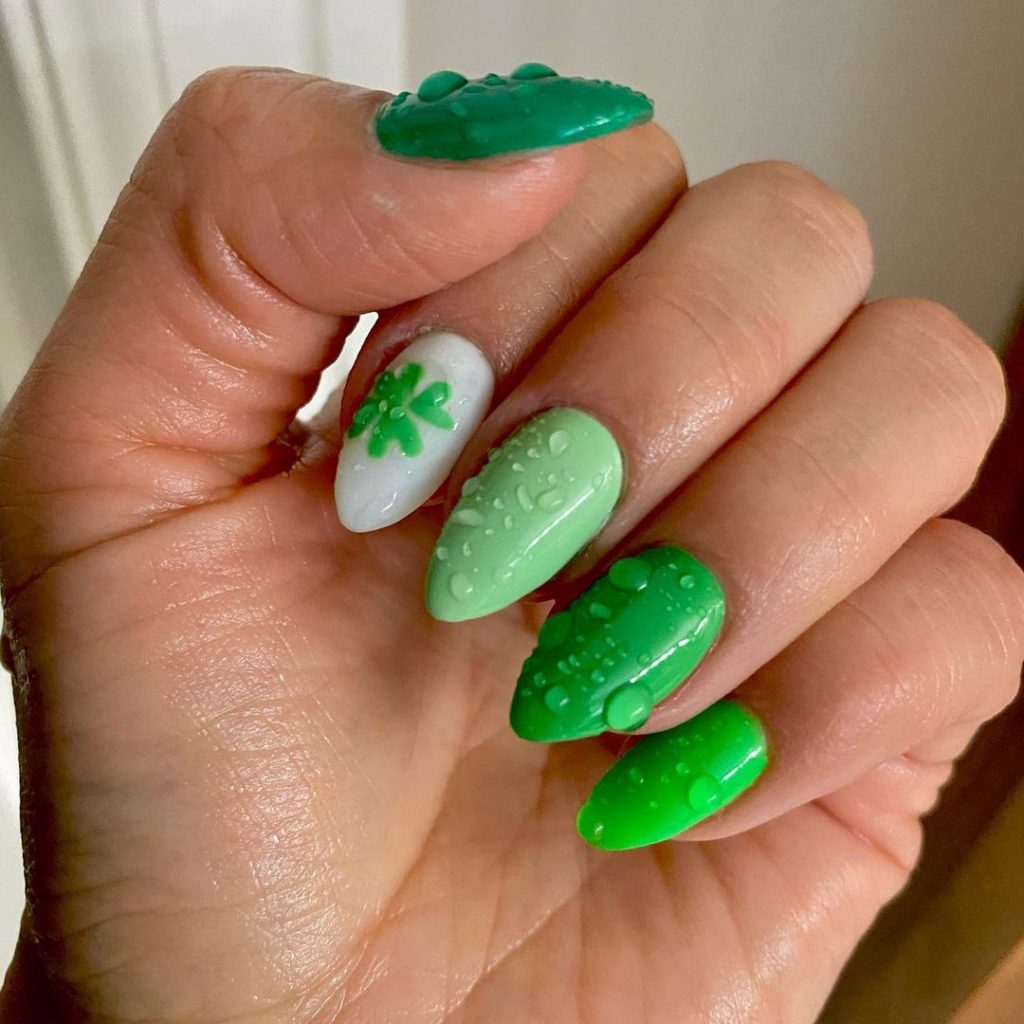 Clover nail designs for st' patrick's day nails 