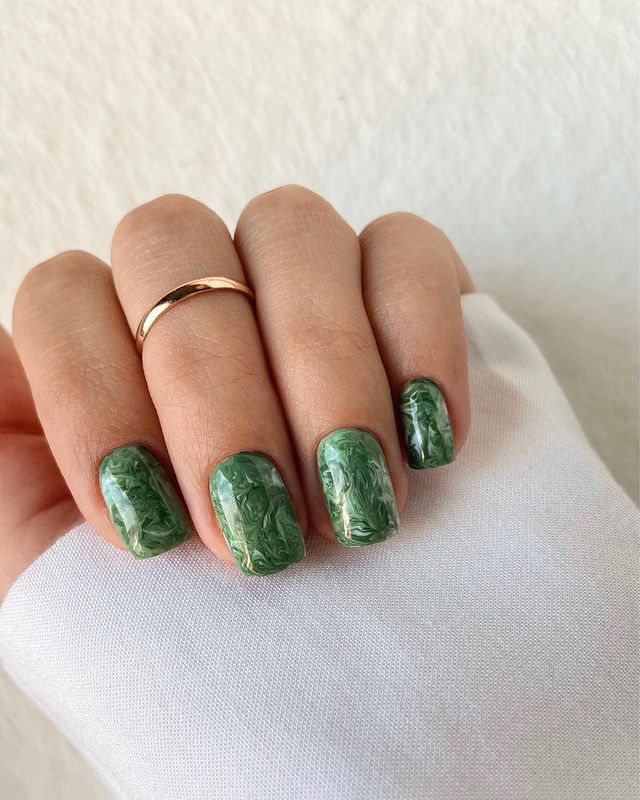 Green marble nails 