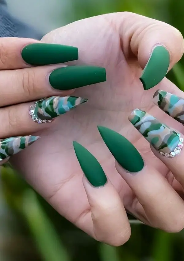 23 Dope St. Patrick’s Day Nail Ideas That Are more Than Green