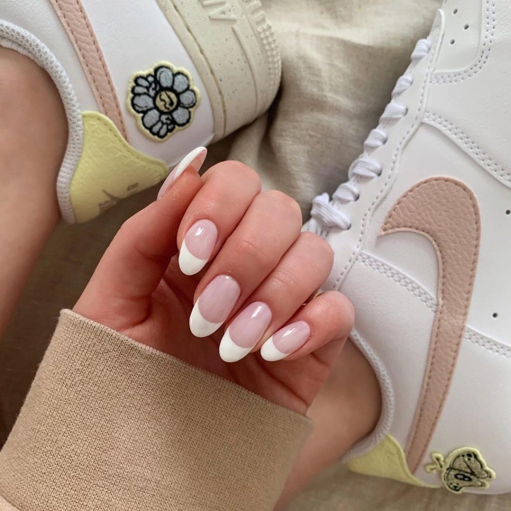 Almond nails | nude nail ideas 