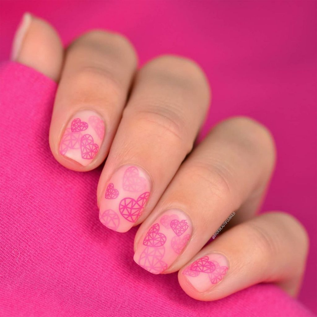 Cute short manicures with pink heart