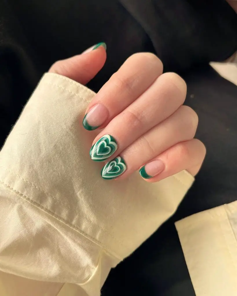 Green nails art inspo 