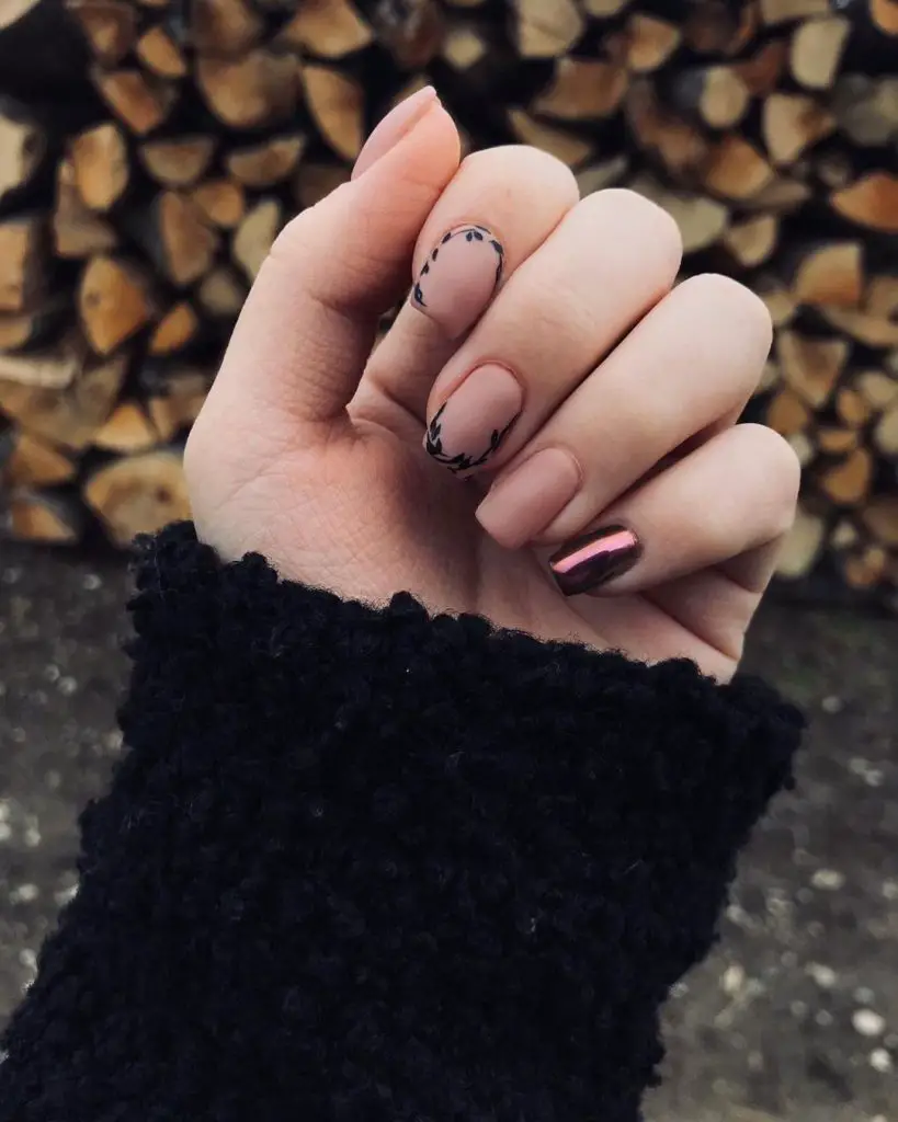 Nude short nails inspo