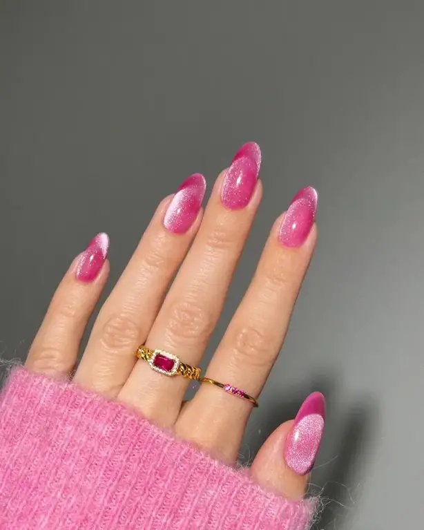 Pink nails | glittery pink nail ideas
