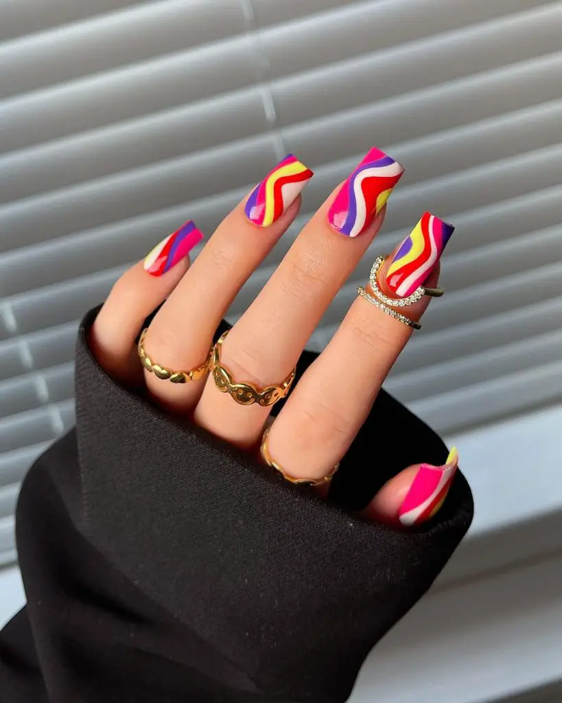 swirl nails for summer