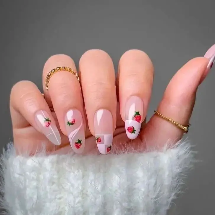 strawberry nails| fruit nail art