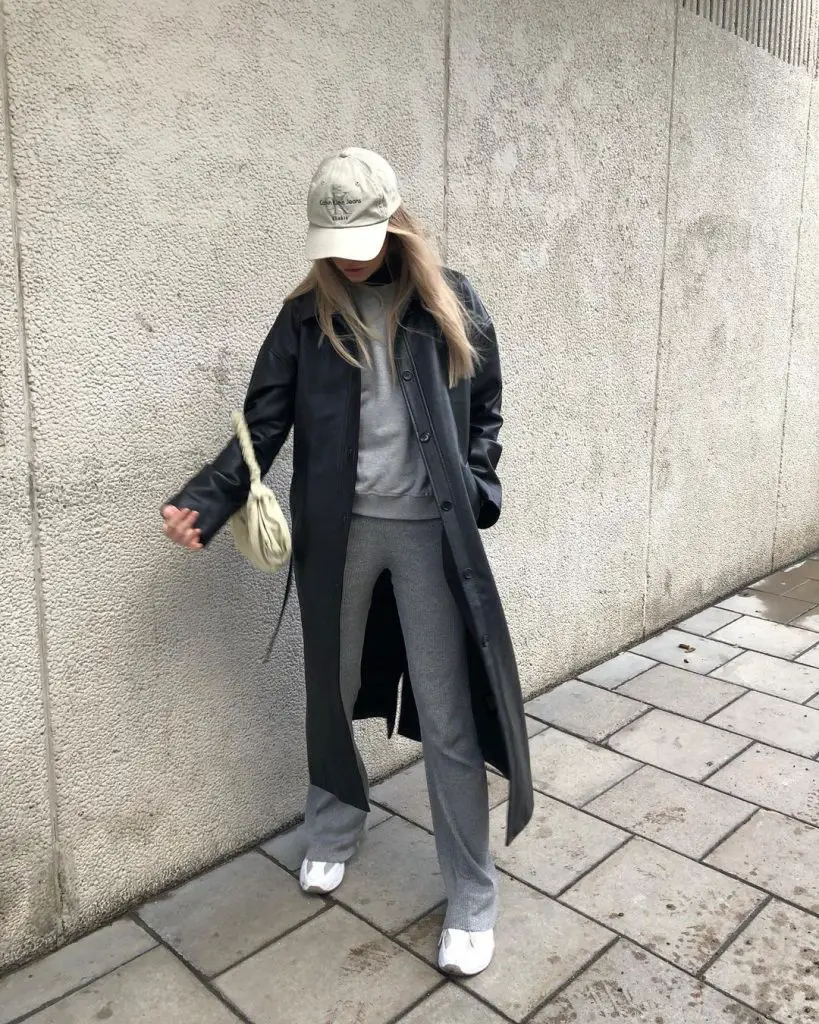 Grey sweatpants outfits with matching sweater and long coat