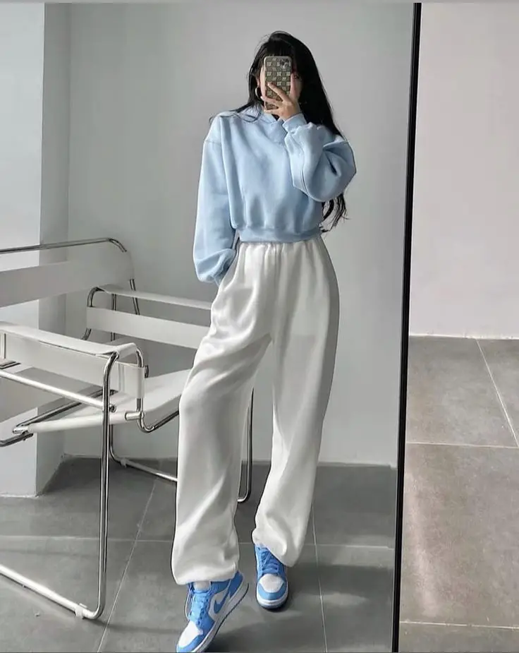 Blue jumper  and white sweatpants outfits