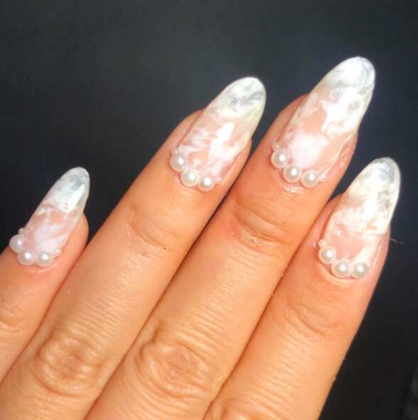 white pearl nails| Smoky nil ideas