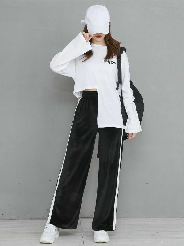 Stylish sporty outfits with black sweatpants