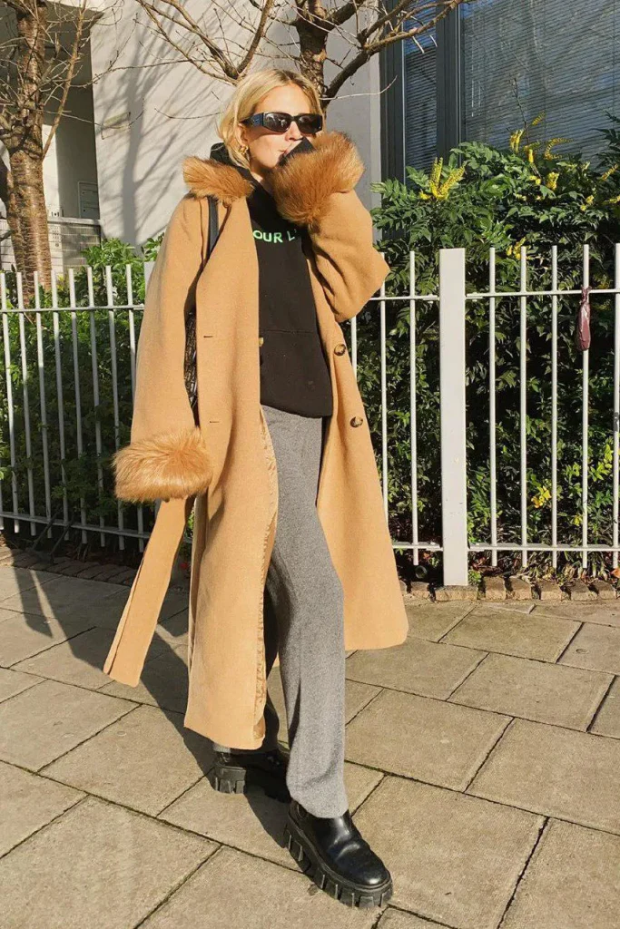 Trendy everyday outfit with sweatpants