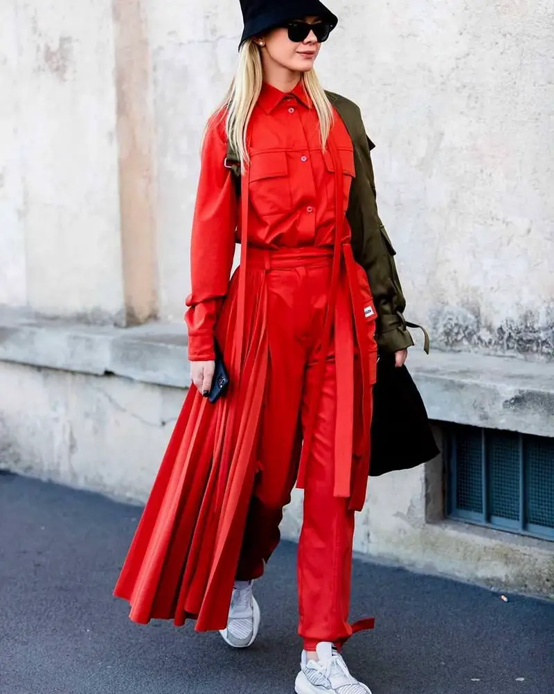 Red tracksuit outfits