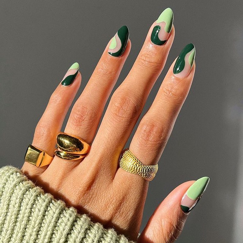Green gradient nails 