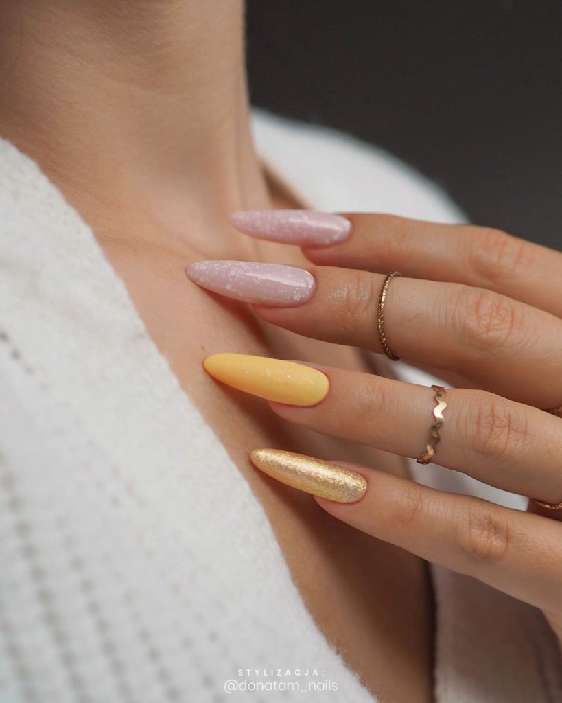 Trendy almond nail ideas