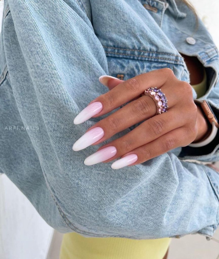 White pink ombre nails 