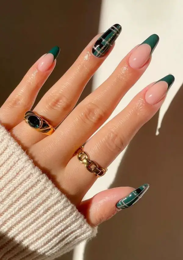 30+ Dripping Dark Green Nail Designs For Fall Manicures