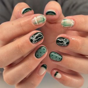 green winter nails