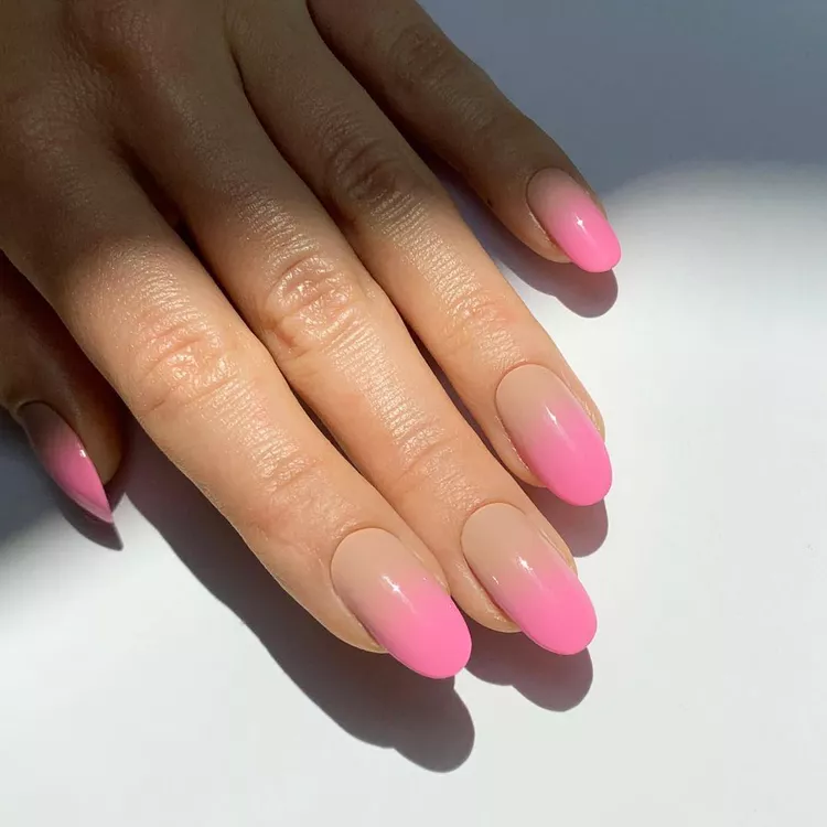 ombre pink nails