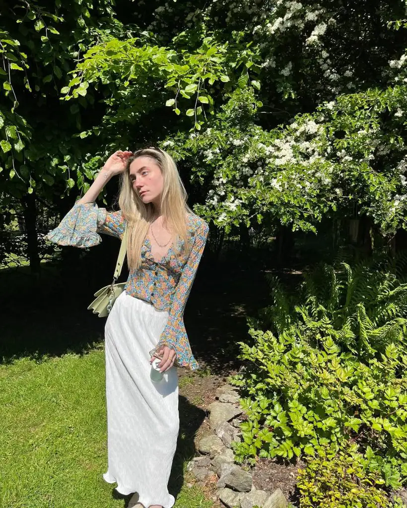 kitted skirt and floral blouse for spring OOTD