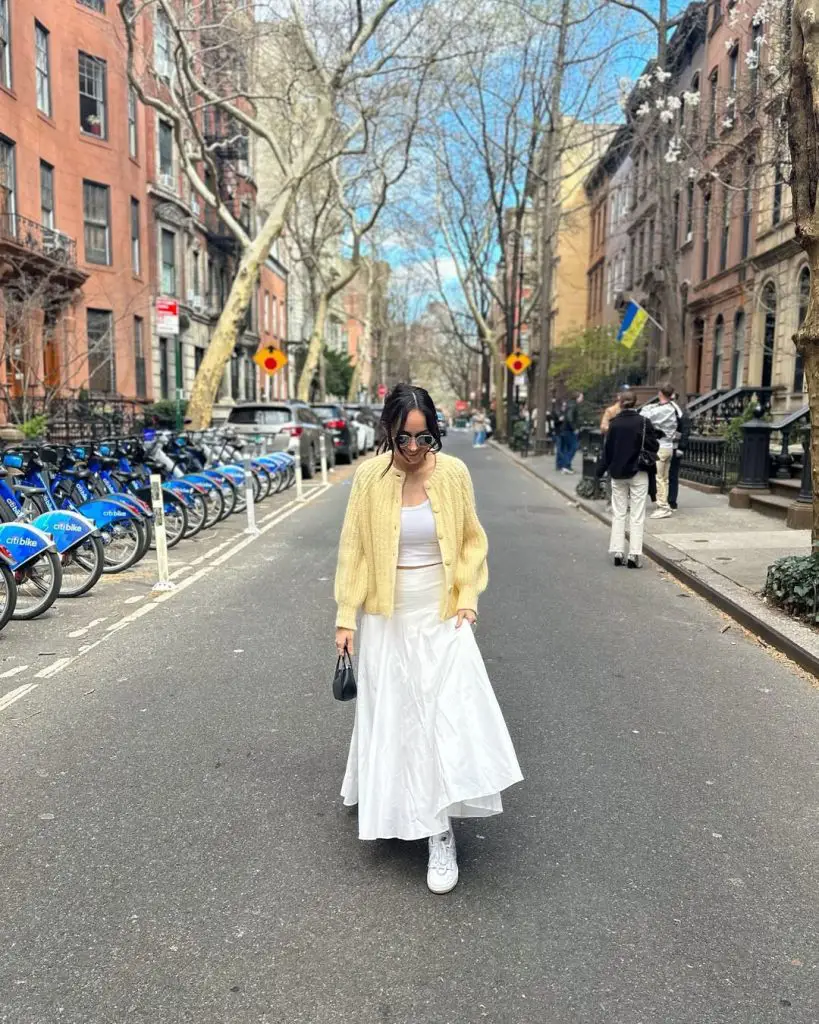 casual maxi skirt and yellow shirt for spring style