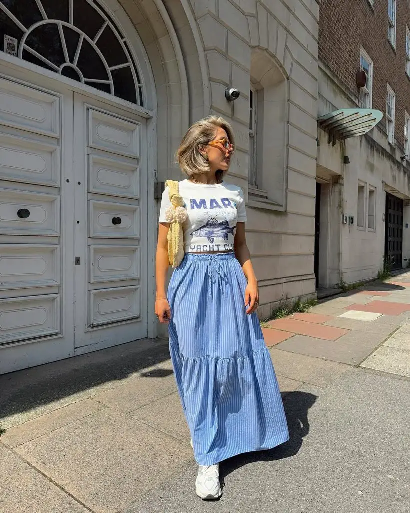 Spring skirt outfits| blue boho skirt and tees