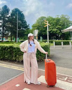 Trendy Airport Outfit Ideas – MorningKo