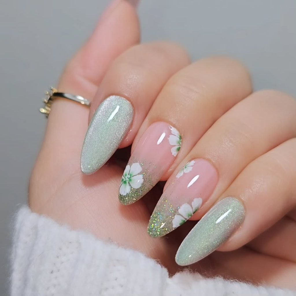 floral and mint nails inspo