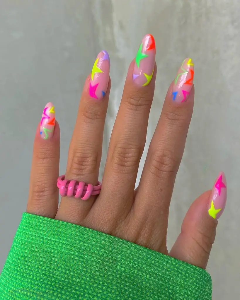 bright vibrant stars nails for summer festivals