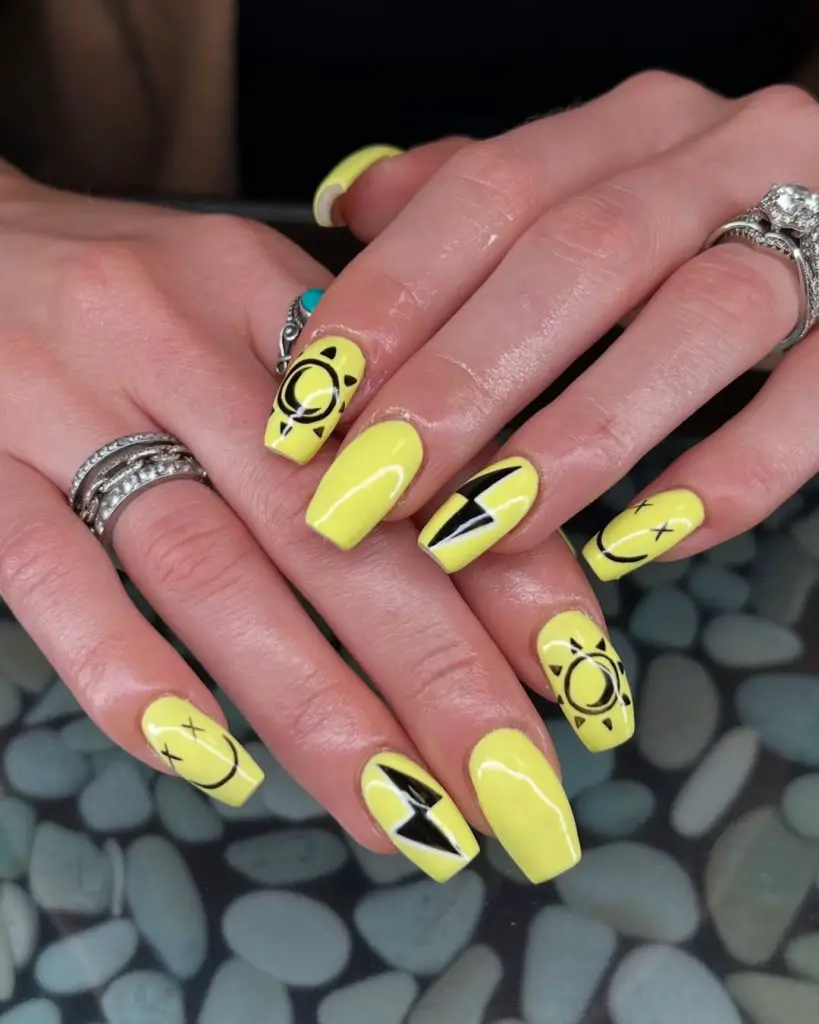 summer yellow festival nails! 