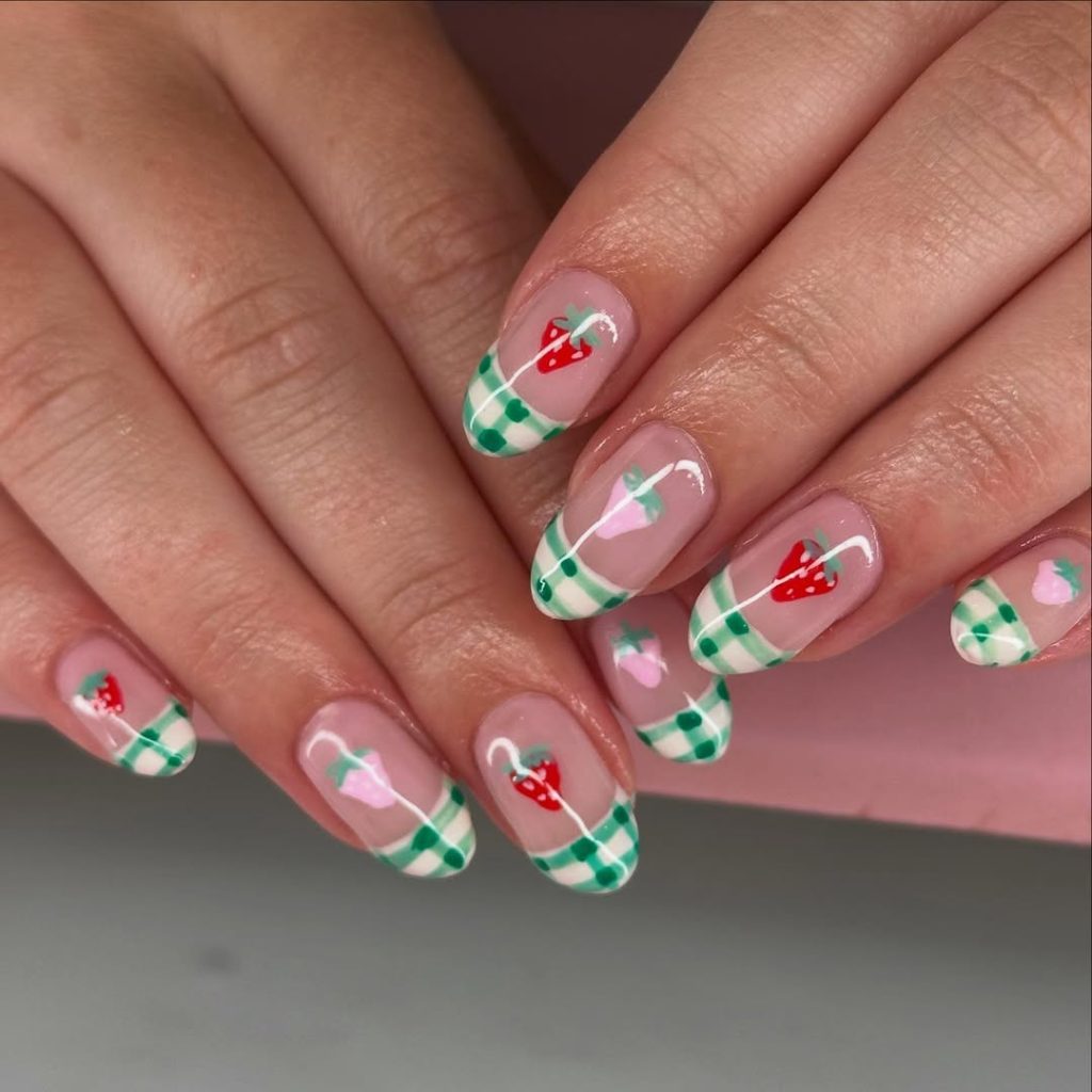 cute summer nails for august mani