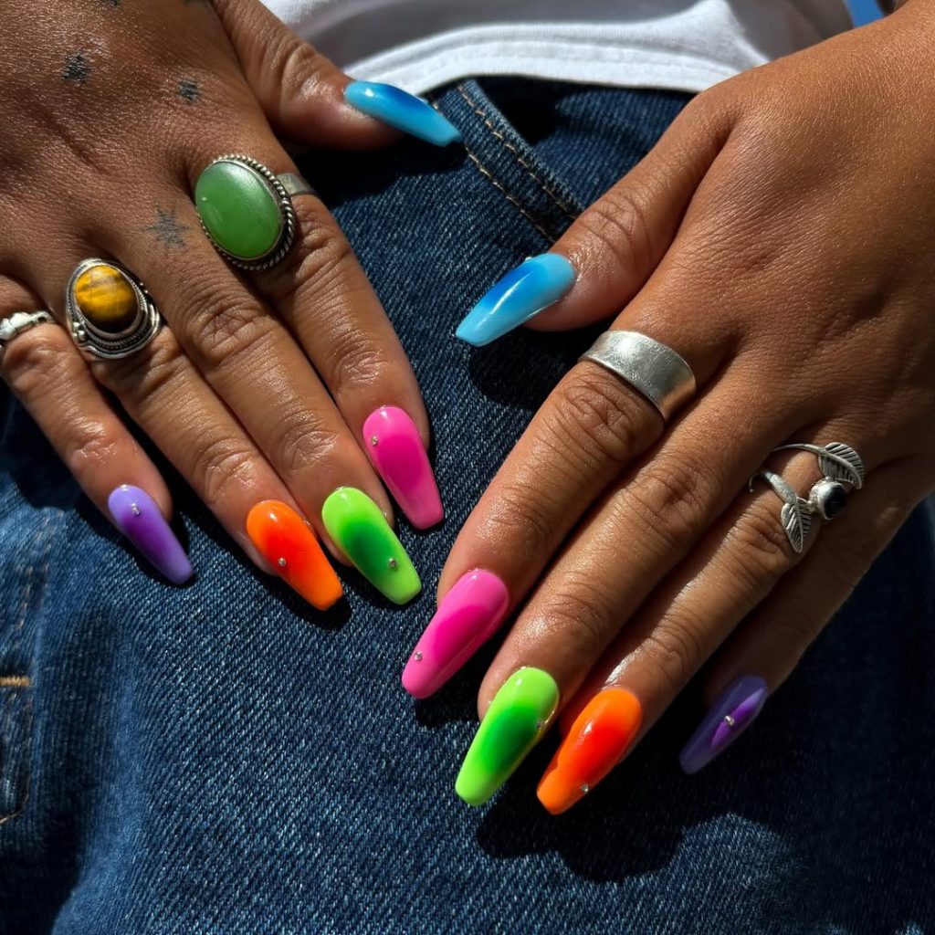 summer aura nail ideas