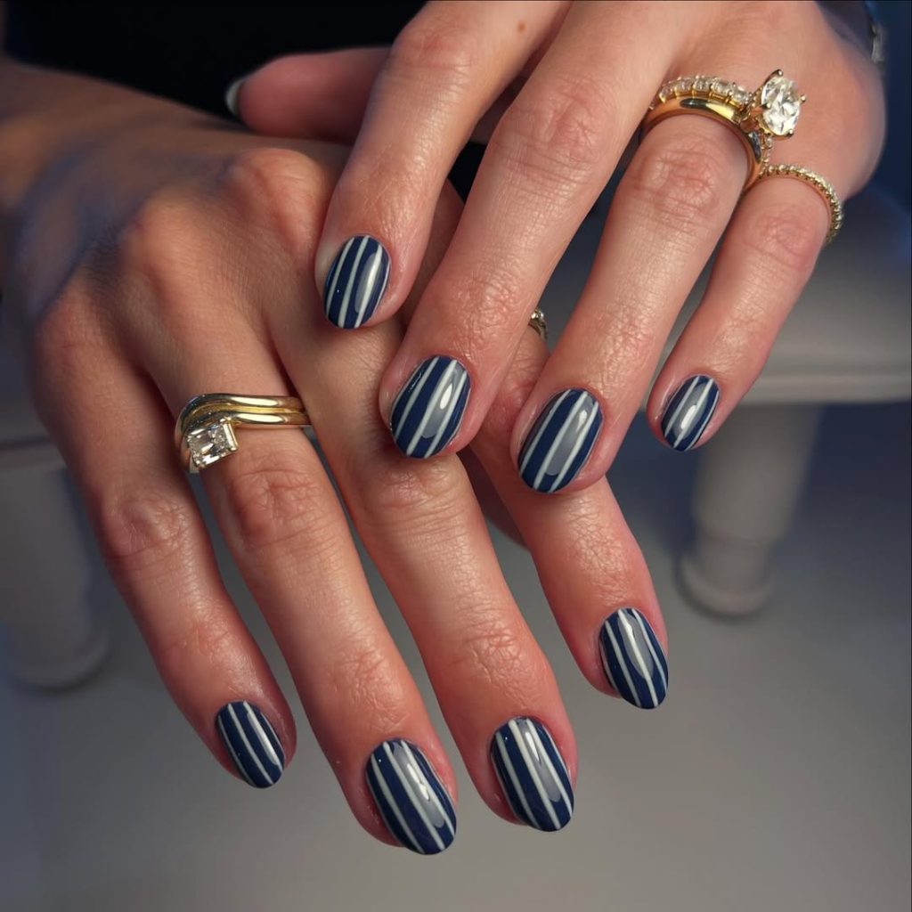 luxe stripes nail ideas