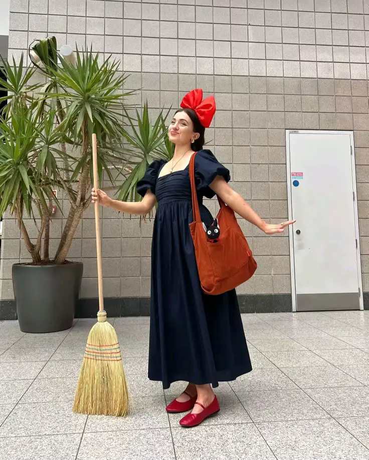 Kiki's delivery service halloween costumes 2025
