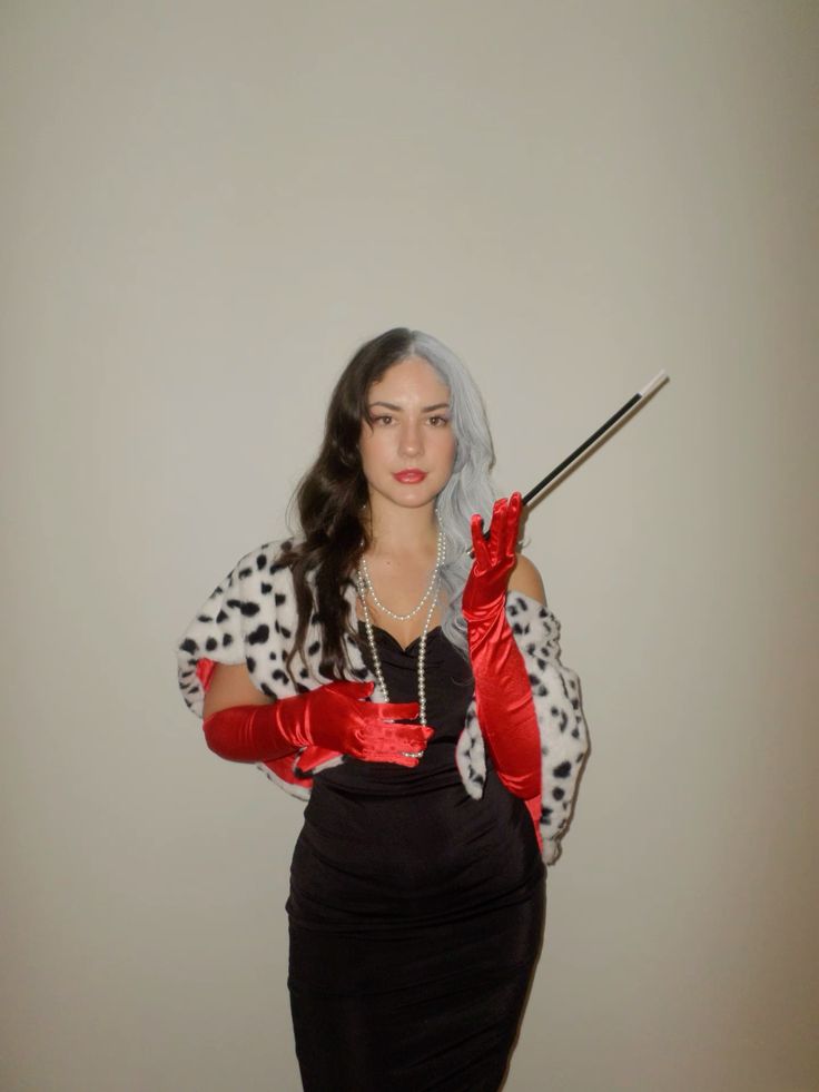 Cruella D’Ville Halloween Costume
