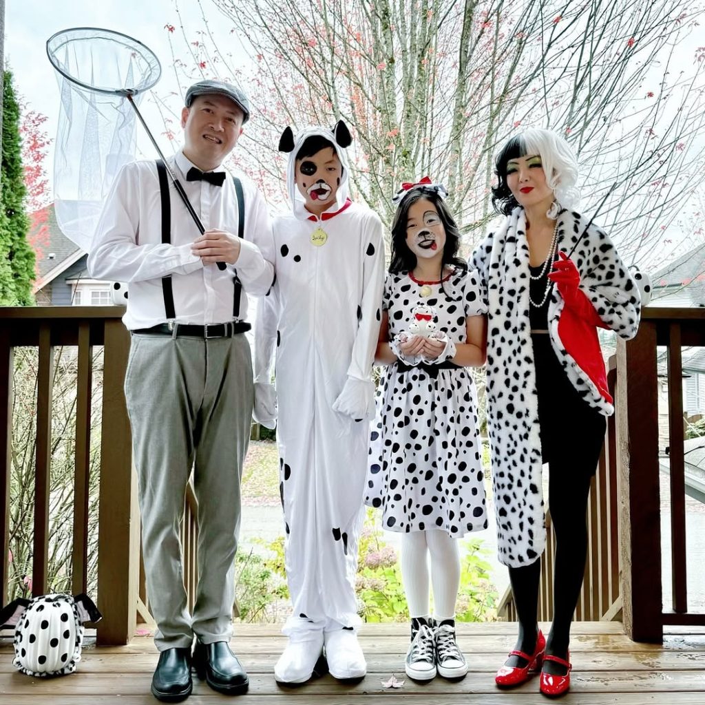 Cruella and dalmatian costumes family halloween