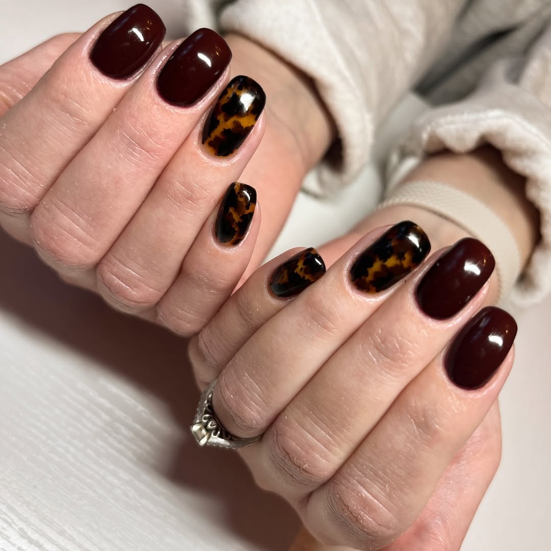 The prettiest set of fall tortoise nails