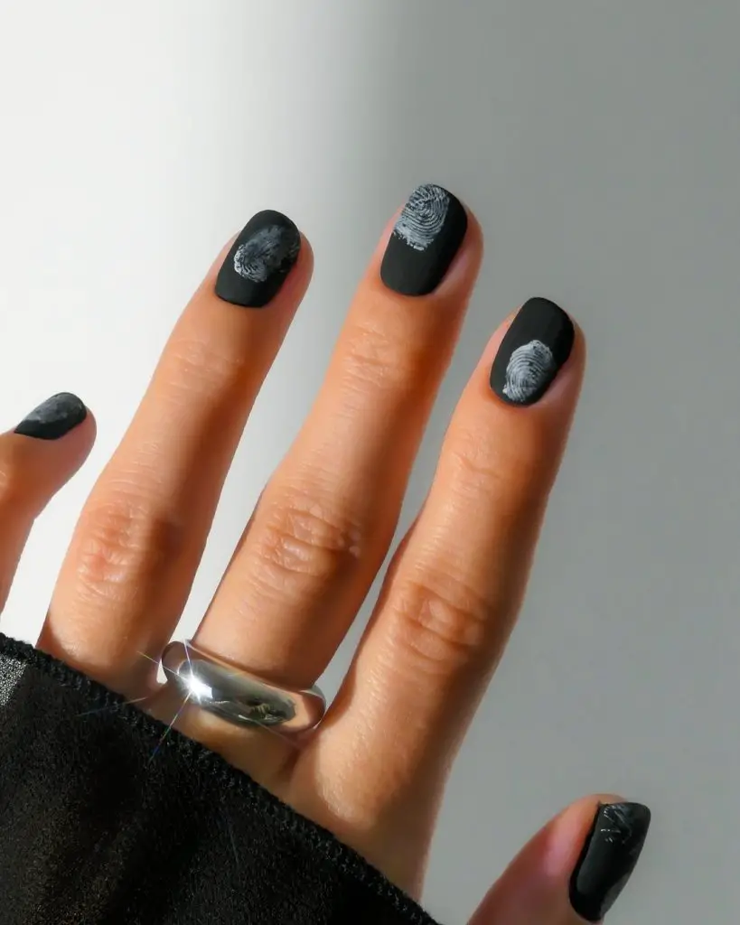 black smoky nail art for halloween