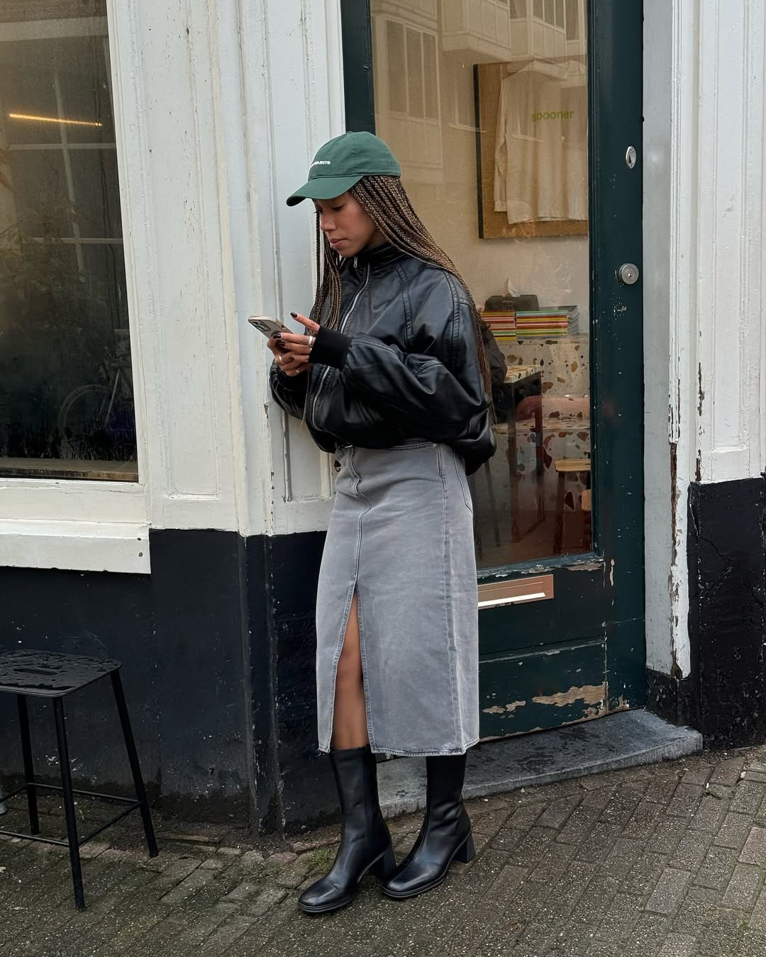 denim skirt and boots outfits