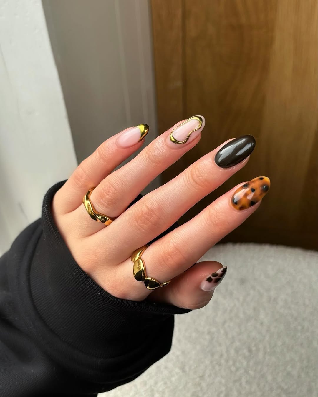 the ultimate autumn mani 🤎