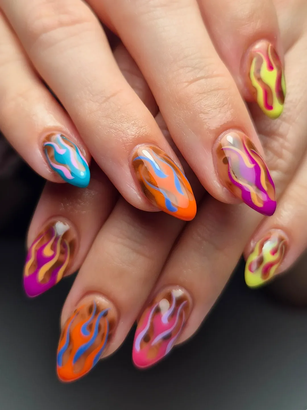 ✨️ Blonde blooming tortie nails